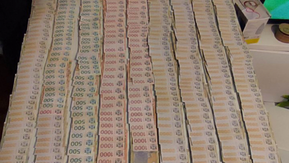 DOLIJALA OPASNA EKIPA Menjala kodove dobitka na kladionici pa njeni saučesnici podigli oko pet miliona dinara