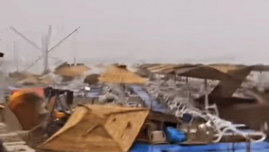 TOTALNA KATAKLIZMA U CRNOJ GORI! Oluja demolirala plaže, centar Budve pod vodom, vetar ČUPA KROVOVE I DRVEĆE