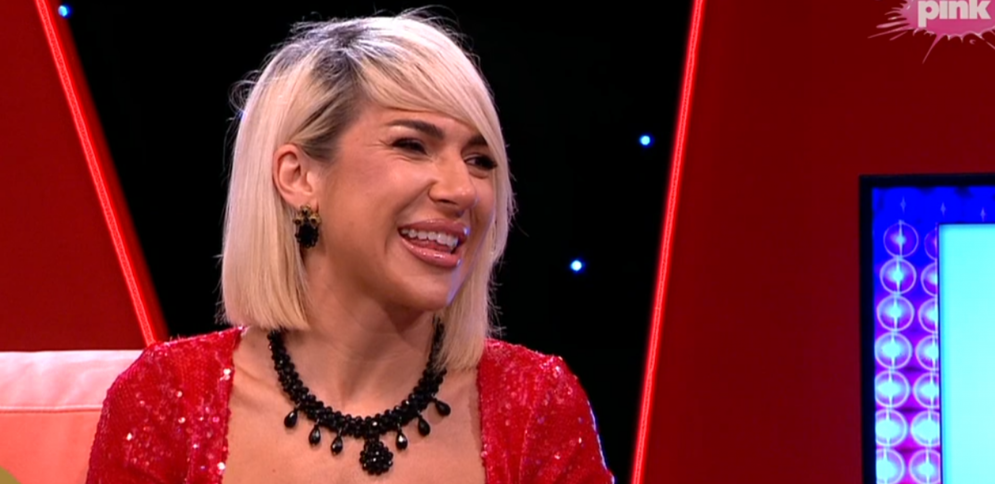 JOVANA JEREMIĆ ZAPALILA STUDIO KOD OGNJENA! U ovaj detalj na njoj svi gledaju, voditelj nije mogao da sakrije reakciju!