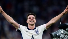 „TREBA BOLJU DA NAĐEŠ“ Devojku poznatog fudbalera vređaju zbog izgleda, evo kako je on svima zapušio usta