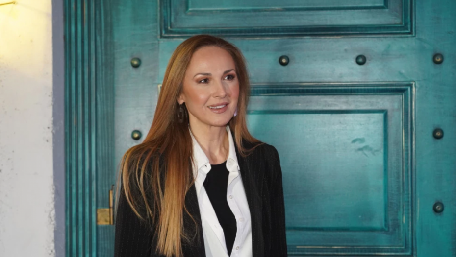 ALEKSANDRA RADOVIĆ (50) PROSLAVILA ROĐENDAN! Uvijala se uz poznati hit, ovu njenu koleginicu niko nije očekivao na slavlju