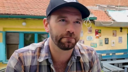 AMERIKANAC POSTAJE SRPSKI ZET! Preselio se u Srbiju, pa otkrio šta ga izluđuje: Kad mu neko priđe i kaže OVO, beži kao đavo od krsta! (VIDEO)