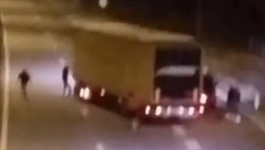 "JA BIH IH ZGAZIO" Drama nasred auto-puta kod Novog Sada! Ljudi gledaju i ne veruju (VIDEO)