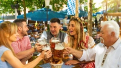 KRIGLA PIVA 20 EVRA, A POLA PILETA 50, PA KO VOLI Paprene cene na prestižnom Oktoberfestu u Minhenu