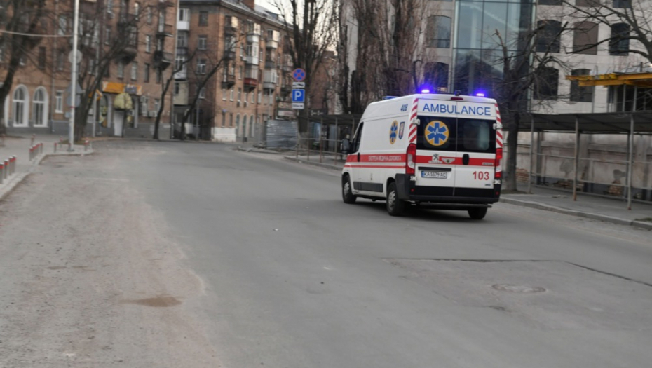 DETALJI JEZIVE TRAGEDIJE NA NBG Dete ima opekotine po celom telu! Udar se desio kad je šipkom pipao dalekovod