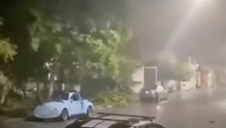 DVE TINEJDŽERKE STRADALE U OLUJI U NJUJORKU Nije im bilo spasa