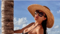 "POKRILA GRUDI SA DVE TRAČICE" Brutalno izdanje Cece Ražnatović, pozirala u bikiniju koji je istakao njenu figuru