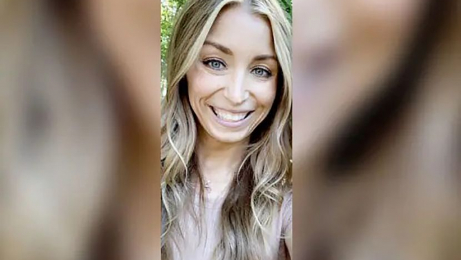 NASTAVNICA NAPASTVOVALA UČENIKA (18), PA MU SLALA GOLIŠAVE FOTKE! Spavali više puta i u njegovim kolima!