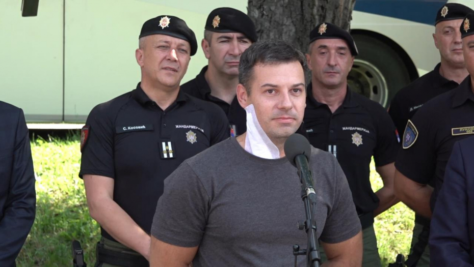 KAO ŠTO VIDITE, DOBRO SAM! Prve reči hrabrog Miloša koji je sprečio terorirstički napad u Beogradu