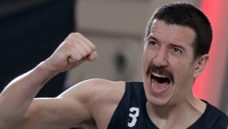 MAGIČNI BRKA RASPAMETIO SRBIJU Ovo je koš u poslednjoj sekundi kojim je Stojačić doneo veliki trijumf "orlovima" (VIDEO)