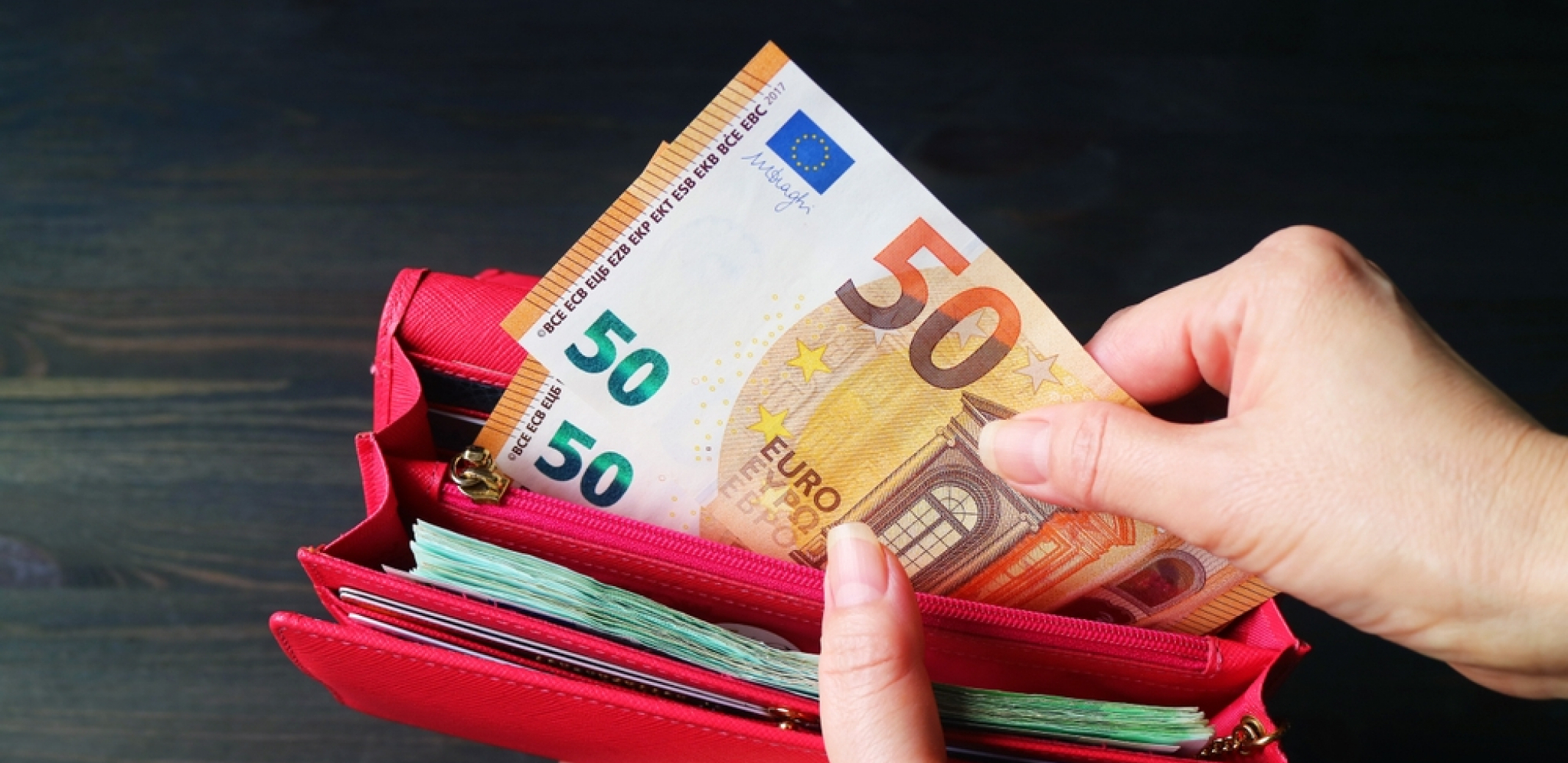 PRE NEGO ŠTO ODETE U MENJAČNICU Dobro pazite, evo koliko će evro vredeti od ponedeljka