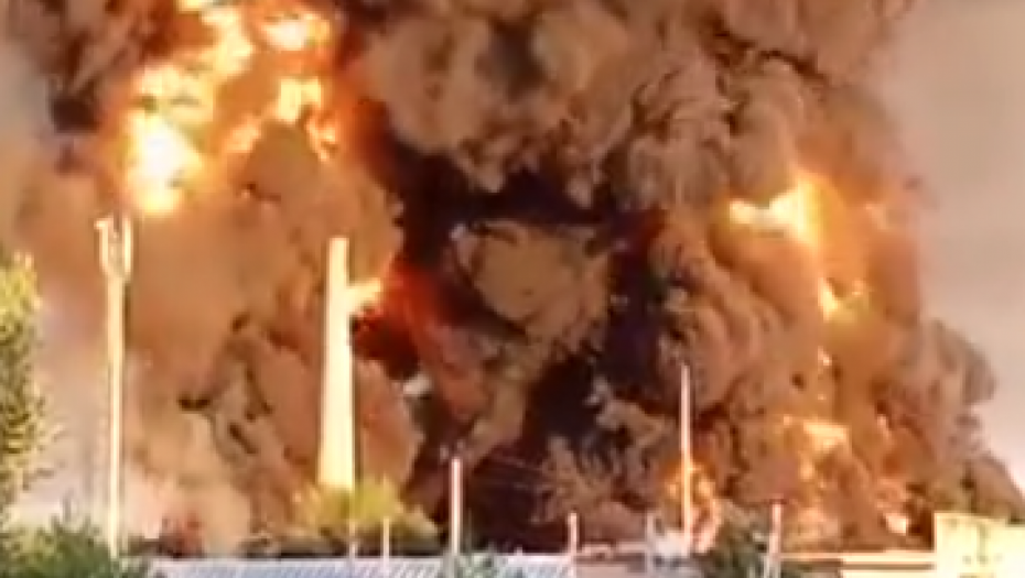 KATASTROFA U VOLGOGRADSKOJ OBLASTI Izbio požar na trafostanici i skladištu nafte, ima mrtvih (VIDEO)