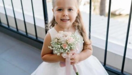 "POČELO JE DA SVIĆE, MI SMO JE ČVRSTO DRŽALI I TADA JE ZATVORILA OKICE!" Bolne reči srpske majke koja je ostala bez male Ajle (3)!