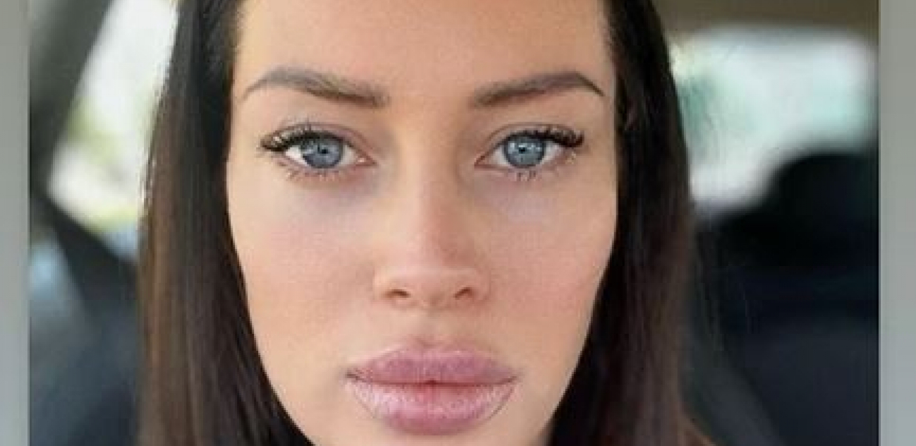 ŽENA OGNJENA AMIDŽIĆA POKAZALA ZANOSNE OBLINE Pozirala obnažena na jahti, svi gledaju u ovo!