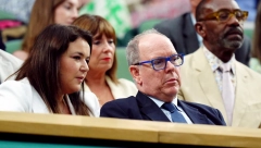 PRINC ALBERT II OD MONAKA PONOVO BEZ SUPRUGE — DRUŠTVO MU PRAVI BRINETA Gde je princeza Šarlin?