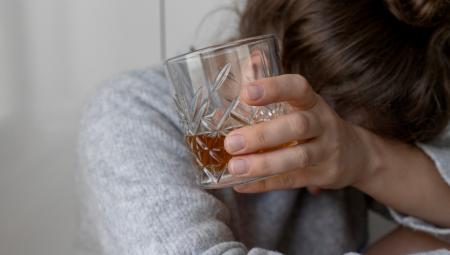 RIZIK JE OGROMAN Evo za koliko jedno alkoholno piće dnevno može skratiti život, istraživanje otkriva stravične podatke