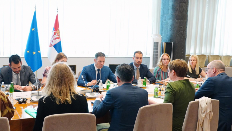 SINIŠA MALI I MINISTARKA ĐEDOVIĆ HANDANOVIĆ POTPISALI UGOVORE I SPORAZUME: Ovim se zaokružuje finansiranje za sprovođenje novog programa EBRD vrednog 40,5 miliona evra