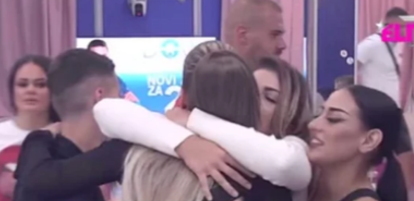 NJIH DVE SU SINOĆ IZBAČENE IZ ELITE! Napeto do samog kraja, muk u Beloj kući, predviđali su joj visok plasman!
