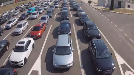 PAKAO NA PREŠEVU, KOLONE UNEDOGLED! Čeka se po sat vremena da se uđe u Srbiju, evo KAKVO je stanje na ostalim prelazima!