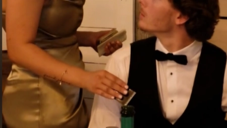 HAOS NA SVADBI, LJUDI U ŠOKU Mladoženji prosledili mladine EKSPLICITNE fotke (VIDEO)