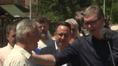 JA SAM STARAČKI, MALO MI SE SIN SEKIRA, ALI DOBRO Vučić u drugarskom razgovoru sa meštanima Rudna