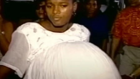 GLUMILA DA NOSI DEVETORKE PA POSTALA NAJPOZNATIJA ŽENA U ZEMLJI Laž razotkrivena pred novinarima, a onda je usledio još veći šok! (VIDEO)