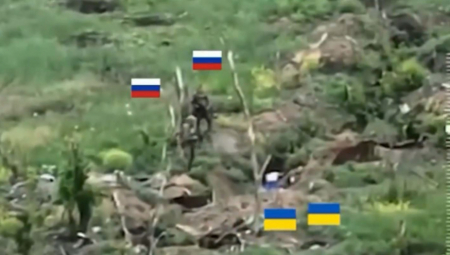 JEZIV SNIMAK IZ UKRAJINE Naterali ih da iskopaju rupe, kada su legli počeli su da pucaju (VIDEO)