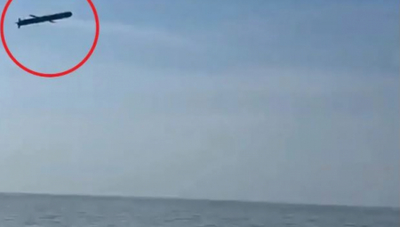 RUSKE RAKETE PROŠLE TIK IZNAD RIBARA: Ovako je Putinov napad šokirao svet! (FOTO)