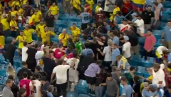 KOLUMBIJA U FINALU Strašan skandal na Kopa Amerika, igrači se tukli sa navijačima (VIDEO)