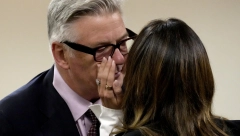 GLUMAC U RASULU, SUPRUGA MU BRIŠE SUZE  Počelo suđenje Aleku Boldvinu za ubistvo iz nehata