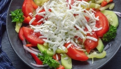 ŠOPSKA SALATA Popularno jelo nazvano po Šopima, a voli ga ceo Balkan