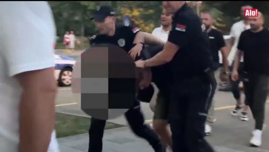 SPEKTAKULARNA AKCIJA ODELJENJA KRIMINALISTIČKE POLICIJE U NOVOM PAZARU! Uhapšen osumnjičeni za paljenje vozila