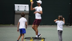 NOVAKOVA SCENA SA TRENINGA ĆE VAM ULEPŠATI DAN Ovako se Đoković sprema za finale Vimbldona (FOTO)
