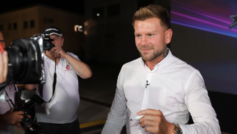 POVREĐEN STANISLAV KROFAK! Hitno se oglasio, lice mu u užasnom stanju, javnost zabrinuta