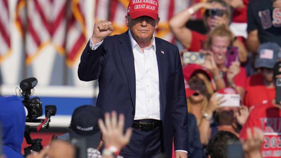 DONALD TRAMP REŠIO MISTERIJU NESTALIH CIPELA POSLE ATENTATA "Agenti su me toliko udarili..."
