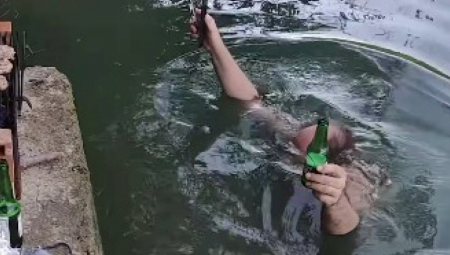 RASPALIO ROŠTILJ NA PLUS 40 Ovaj čovek je postao najnoviji hit leta, svi se krste gledajući šta radi