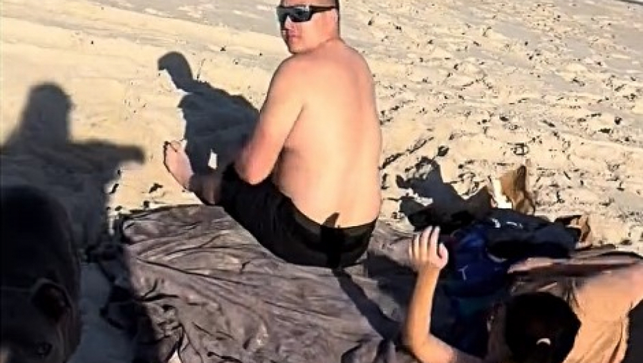 ZATEKLA MUŽA S LJUBAVNICOM NA PLAŽI Sve snimila, njegova reakcija je razbesnela internet! (VIDEO)
