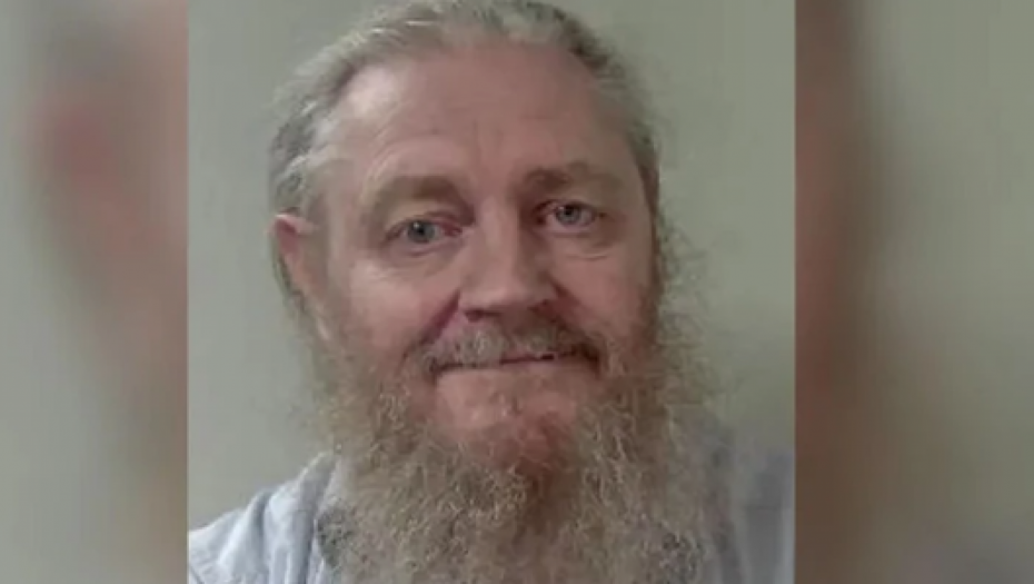 BOLESNO, DEDA UGRADIO KAMERU NA NAOČARE DA BI SNIMAO DECU NA PLAŽI Policiji se želudac okrenuo kad su mu OVO našli u stanu