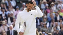 ENGLEZI VREĐALI NOVAKA, SADA GA PREKLINJU Ona mrzi gejeve, Đokoviću spasi nas