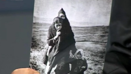 MILICA NOSI DECU I BEŽI OD USTAŠKOG NOŽA! Ovu sliku VIDELI STE SVI, ali BOL koju ona nosi svaki Srbin MORA da zna (FOTO)