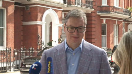 "OPŠTE LUDILO U SVETU, KAO DA IH JE SVE UJELA CE-CE MUVA" Vučić odgovorio opozicionim medijima!