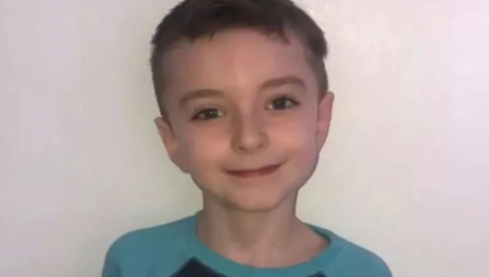 JADNO DETE JE SVE VREME VRIŠTALO: Hraniteljka legla na dečakovu (10) glavu dok ga nije ubila!