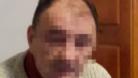 TAKSISTA SE SUMNJIČI DA JE 17 PUTA IZBO ŽENU JER MU JE OPSOVALA MAJKU! U sramnoj odbrani navodno krivi alkohol za zločin