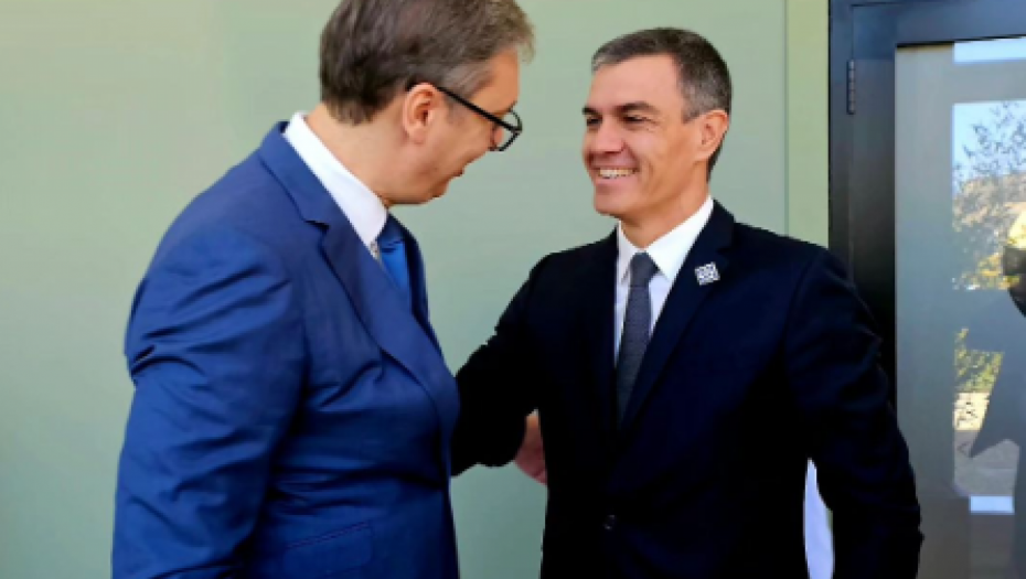 "SA ISKRENIM PRIJATELJEM SRBIJE" Predsednik Srbije Aleksandar Vučić razgovarao sa predsednikom Vlade Španije Pedrom Sančezom (FOTO)