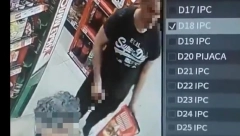 MANIJAK ONANIŠE NA BAKU U SUPERMARKETU NA BANOVOM BRDU! Izvadio polni organ, pa ga pipao pred njom: Kamere usnimile sav užas! (VIDEO)