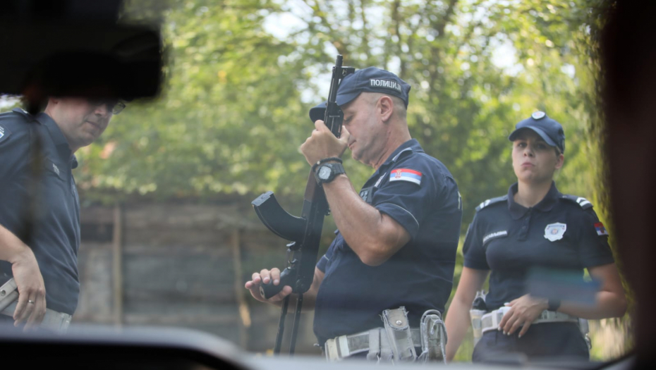 PANIKA U ŠKOLI NA VRAČARU! Učenik osmog razreda pretio da će doneti PIŠTOLJ U ŠKOLU!