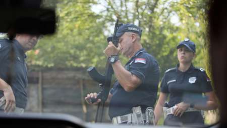 PANIKA U ŠKOLI NA VRAČARU! Učenik osmog razreda pretio da će doneti PIŠTOLJ U ŠKOLU!