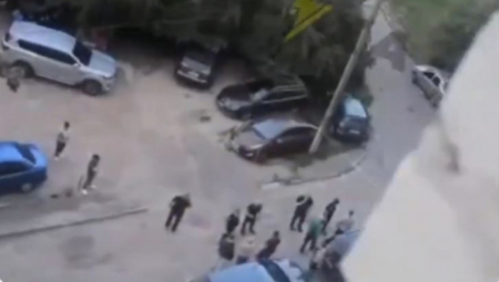 PRVI SNIMCI ATENTATA NA UKRAJINSKU POLITIČARKU Napadač imao rukavice i pištolj bez prigušivača: Ranjenu poslanicu odnose na nosilima (FOTO, VIDEO)