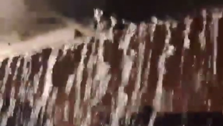 SRUŠENA STABLA, POPLAVLJENI PODRUMI... Snažno nevreme udarilo u komšiluku, evo šta preti u Srbiji! (VIDEO)