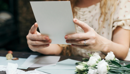 MLADENCI POZIVNICAMA ZA SVADBU RAZBESNELI INTERNET Zbog onog što je pisalo na njima, obrukali se za sve pare!